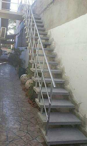 corrimão de escada externa