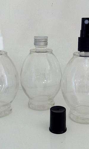 Frascos em aço inoxidável ou polietileno para transferência e transporte de pós Frascos em aço inoxidável ou polietileno para transferência e transporte de pós