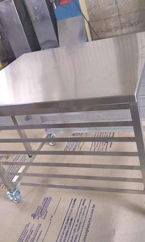 Mesa de inox com rodinha Mesa de inox com rodinha
